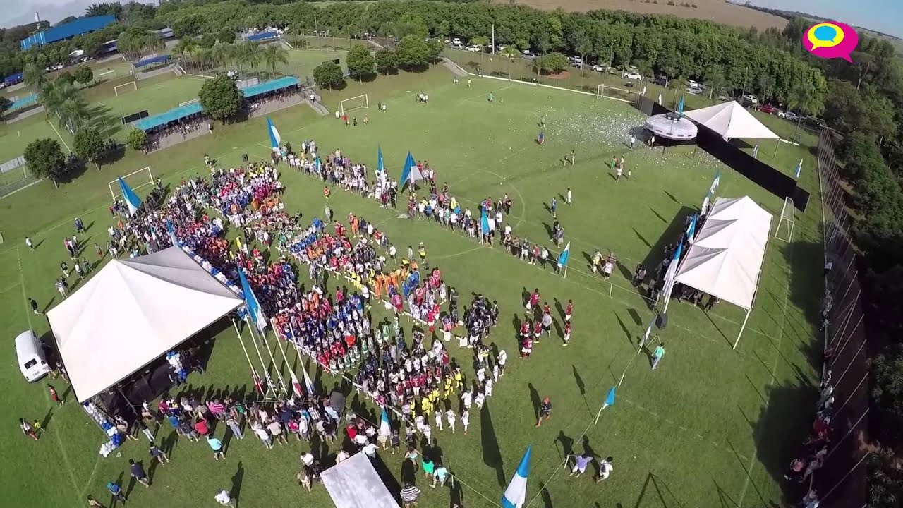 Vista aérea dos campos de futebol do clube